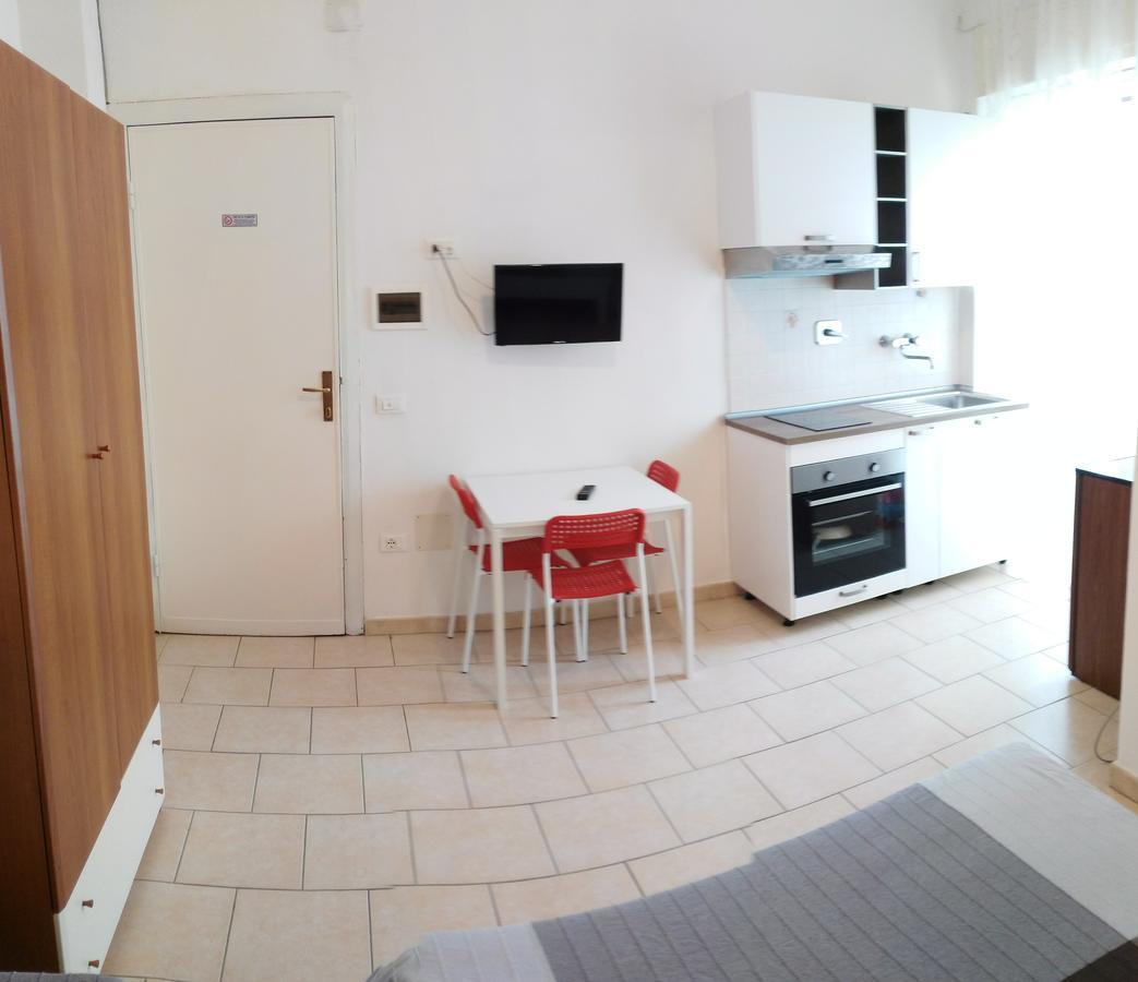 Residence Hotel Vittoria Tirrenia Εξωτερικό φωτογραφία
